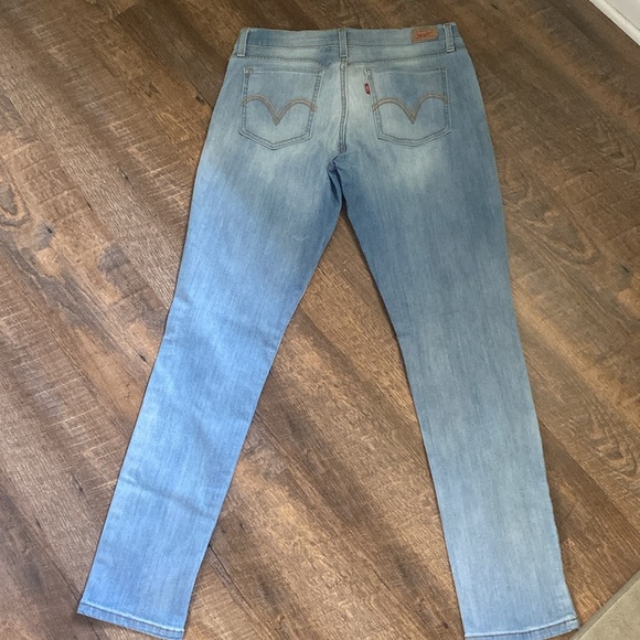 LEVI’S 524 TOO SUPERLOW LIGHT WASH SKINNY JEANS W/COLORED POCKET TOP STITCHING - Picture 12 of 16